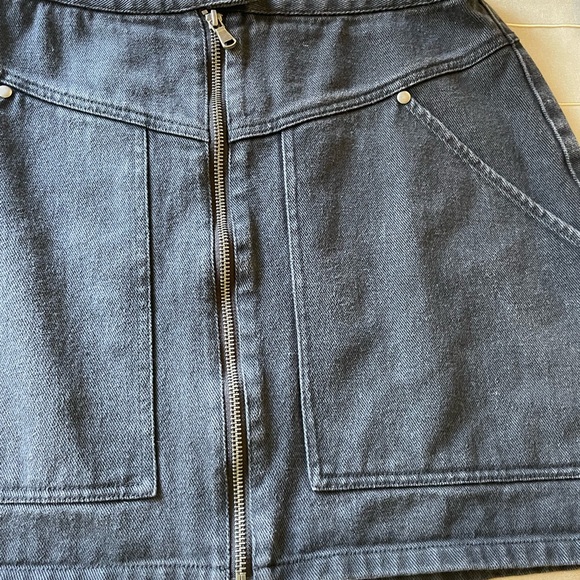 Rebecca Minkoff Marigold Zip Detail Denim Mini Skirt in Black. - Picture 7 of 11